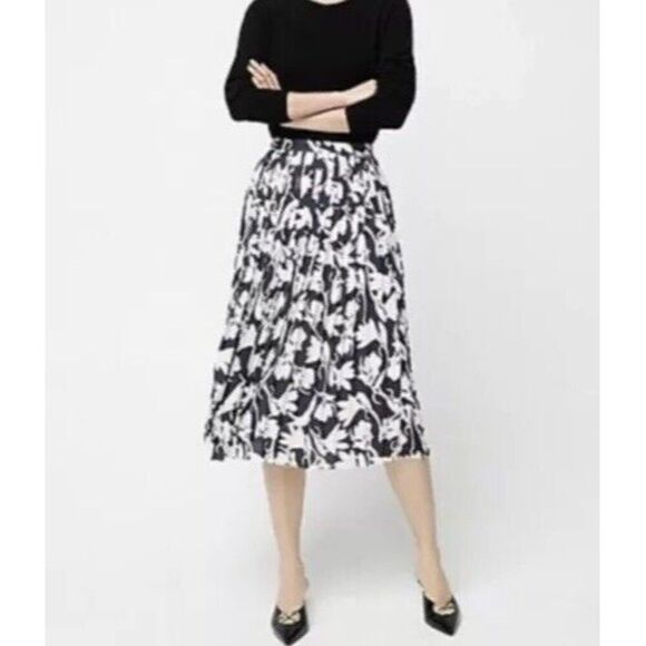 J.Crew Pleated Midi in Navy & White Shadow Print Chiffon A-line Skirt Tall 8 NWT - Picture 3 of 10